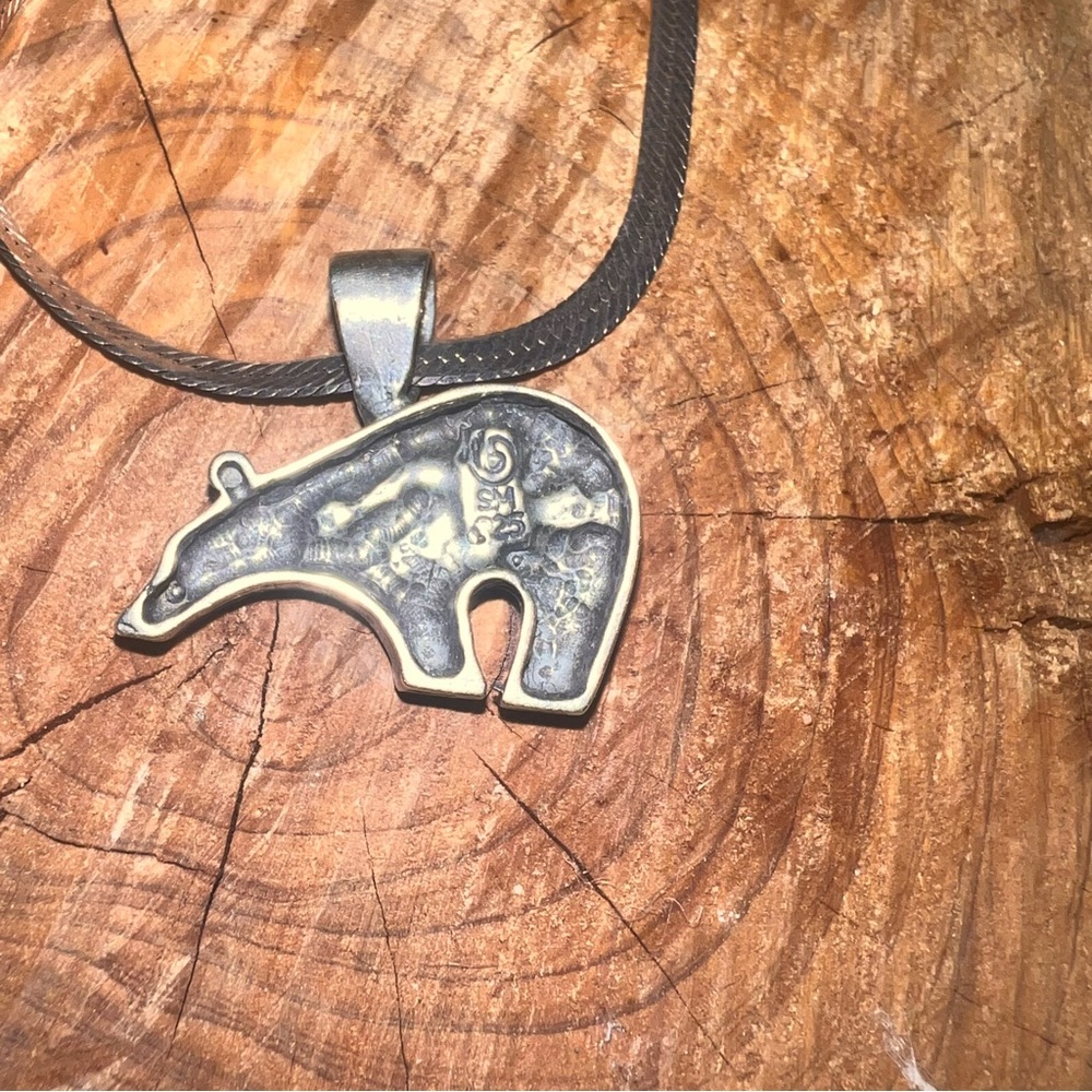 ๐NATIVE AMERICAN ๐ Genuine Silver & Turquoise Bear Pendant with Silver chain. - Picture 11 of 11